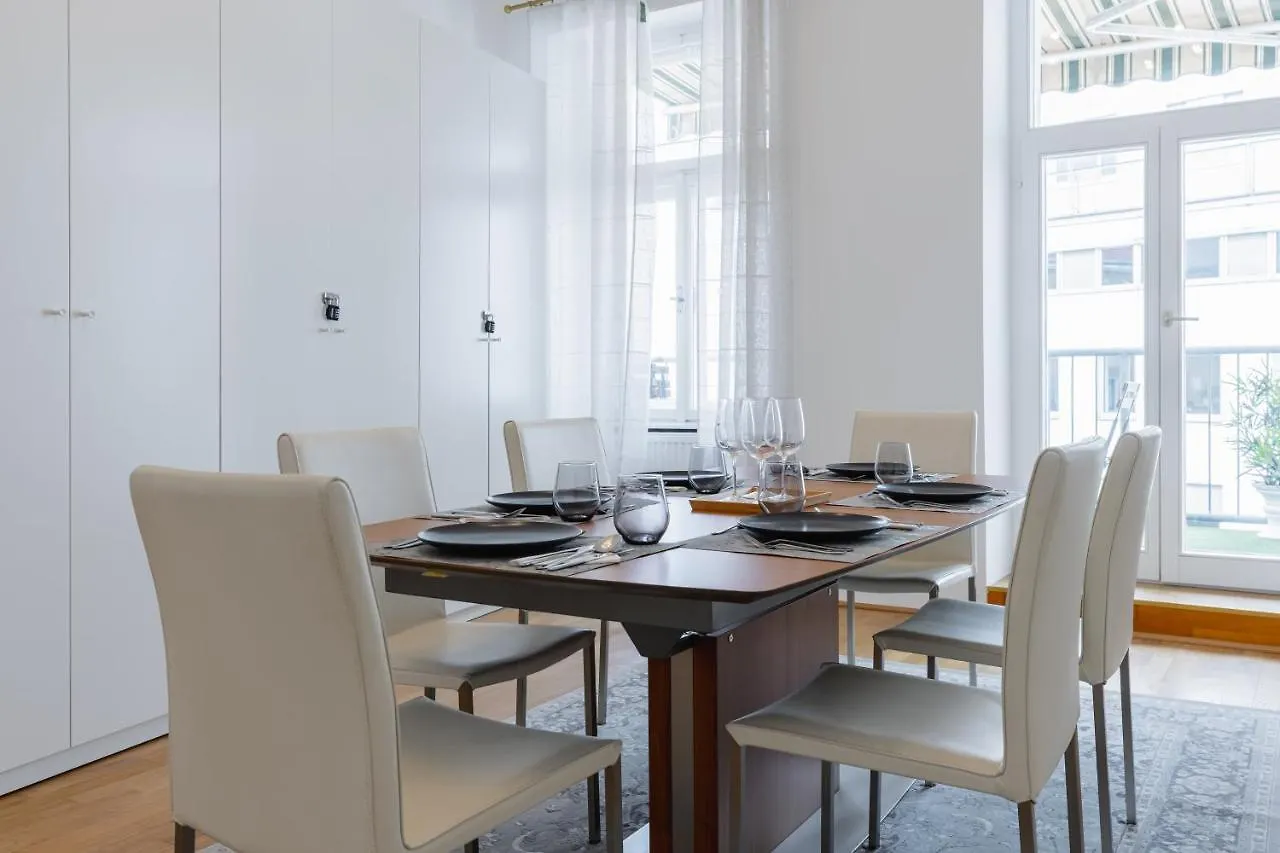 120 M2 4-Rooms Apartment In A City Center Vienna