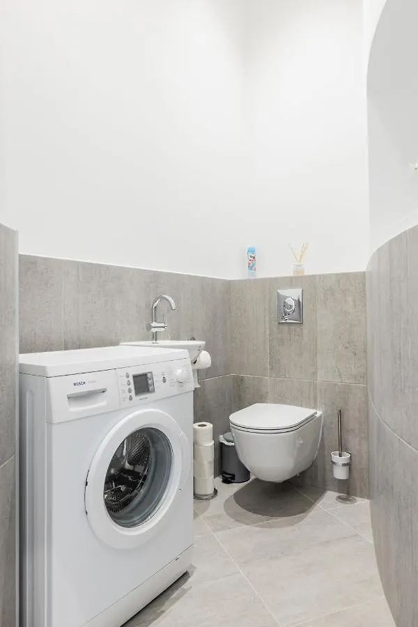 120 M2 4-Rooms Apartment In A City Center Vienna 0*,