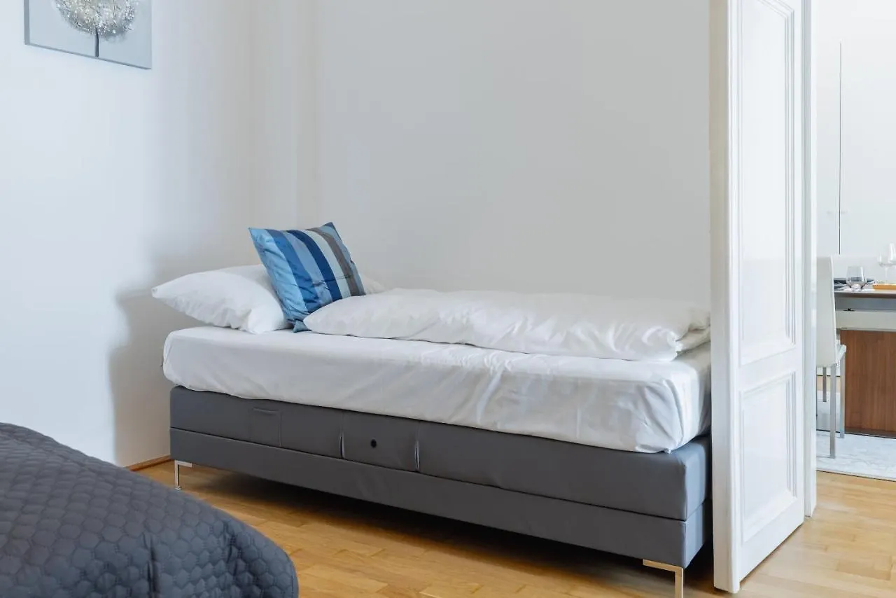 120 M2 4-Rooms Apartment In A City Center Vienna Austria
